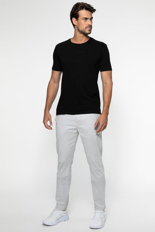 Camiseta Guess Bordado Centro Preto