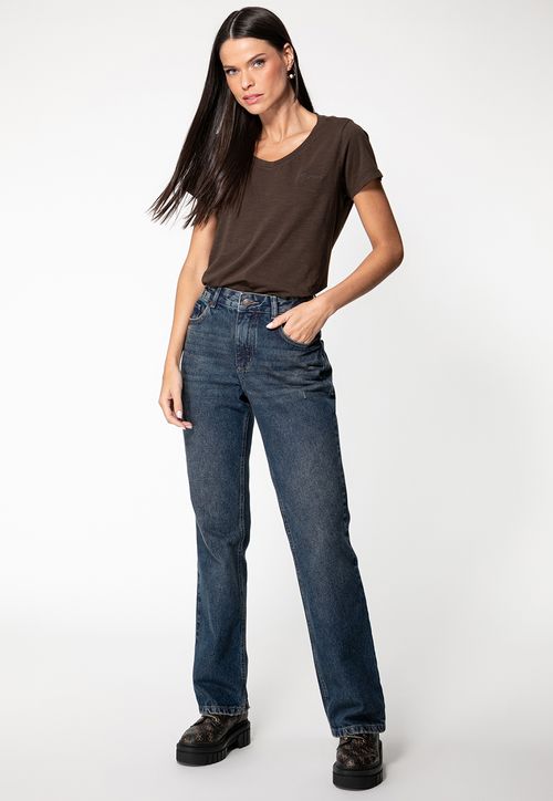 Camiseta Guess Dec V Bordado Cursivo Marrom