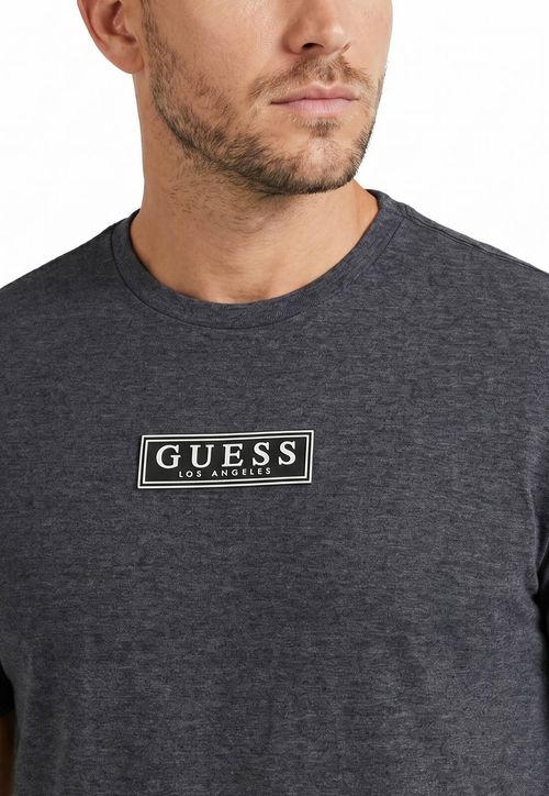 Camiseta Guess Patch Silicone Cinza Escuro