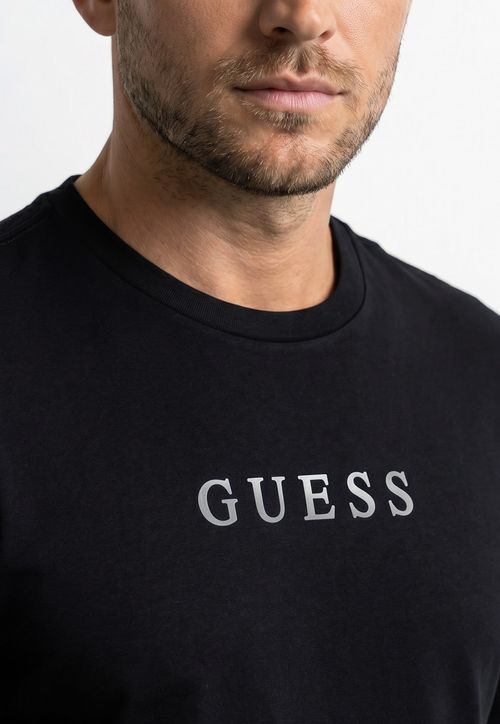 Camiseta Logo Guess Furta Cor Preto