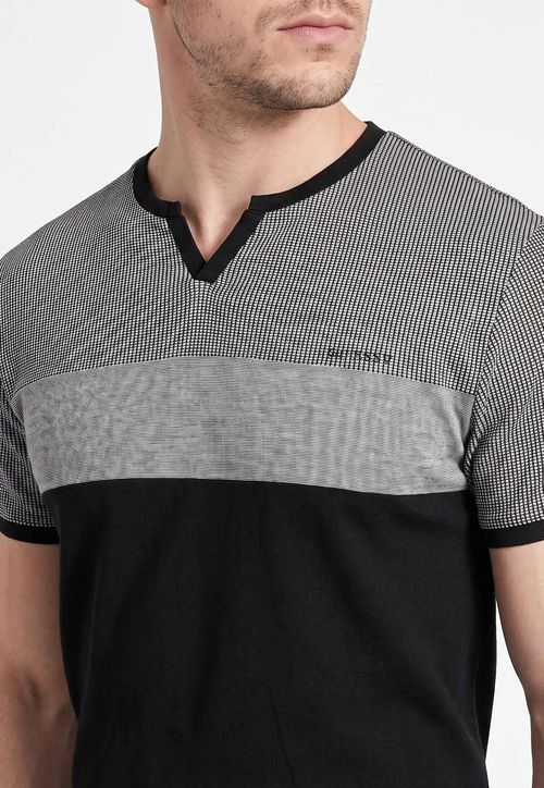 T-shirt Tricolor Sem botão Preto